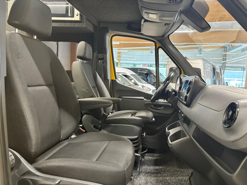 Mercedes-Benz Sprinter 10