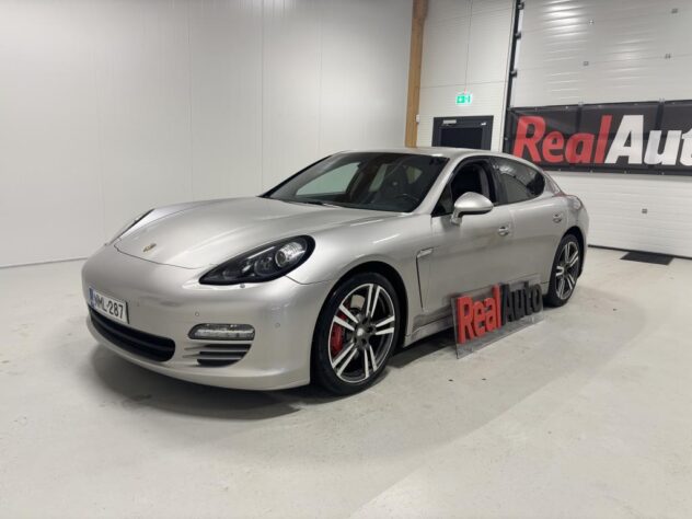 Porsche Panamera 4S
