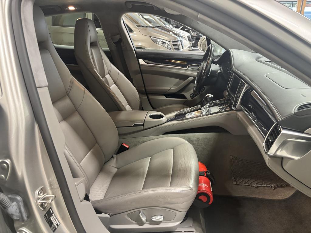 Porsche Panamera 4S 10
