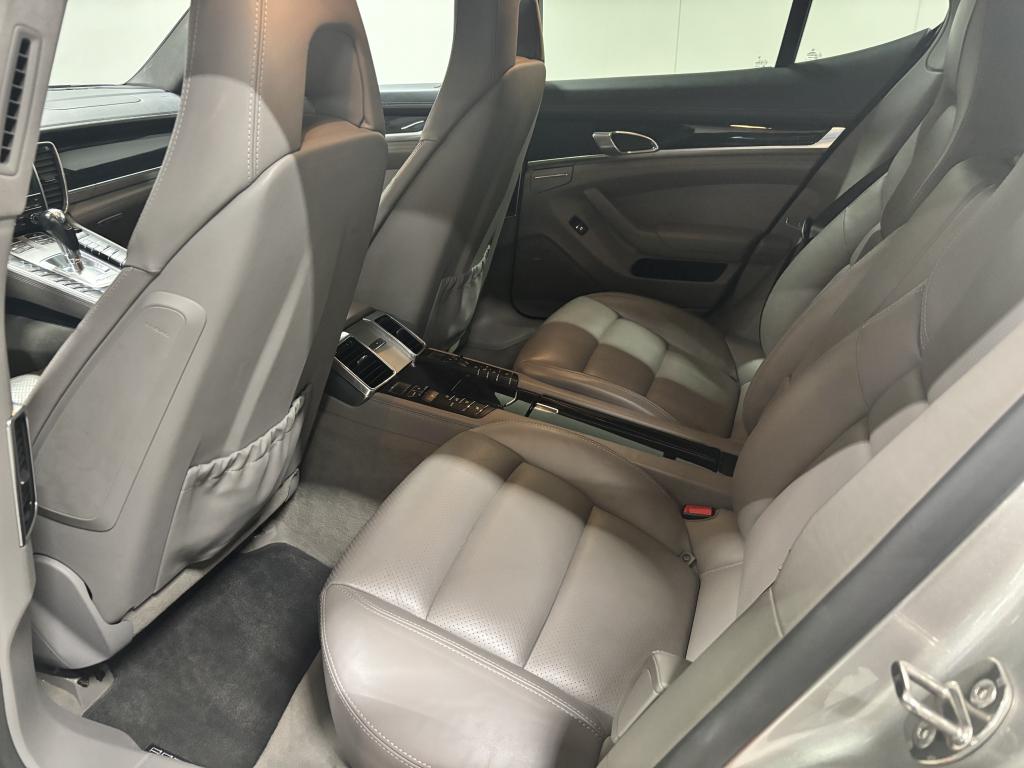 Porsche Panamera 4S 2