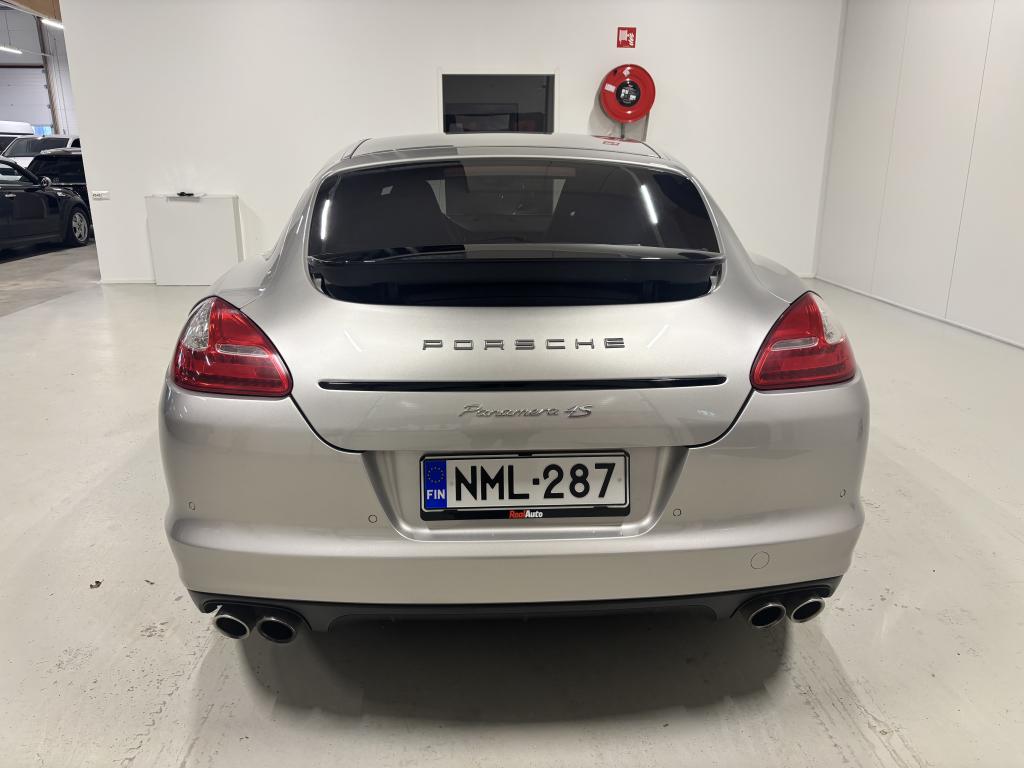 Porsche Panamera 4S 14