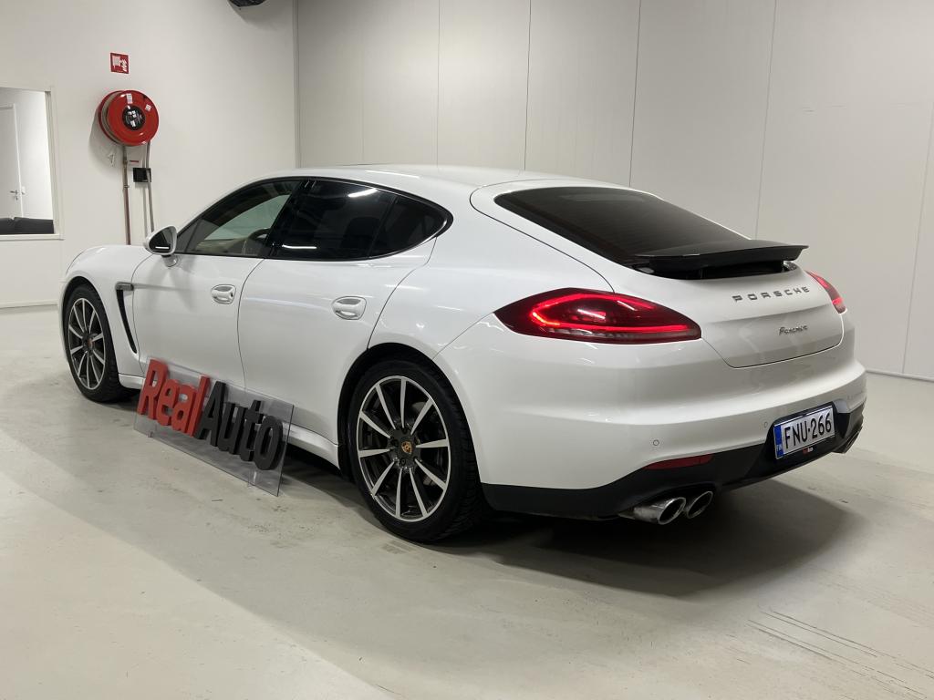 Porsche Panamera 14
