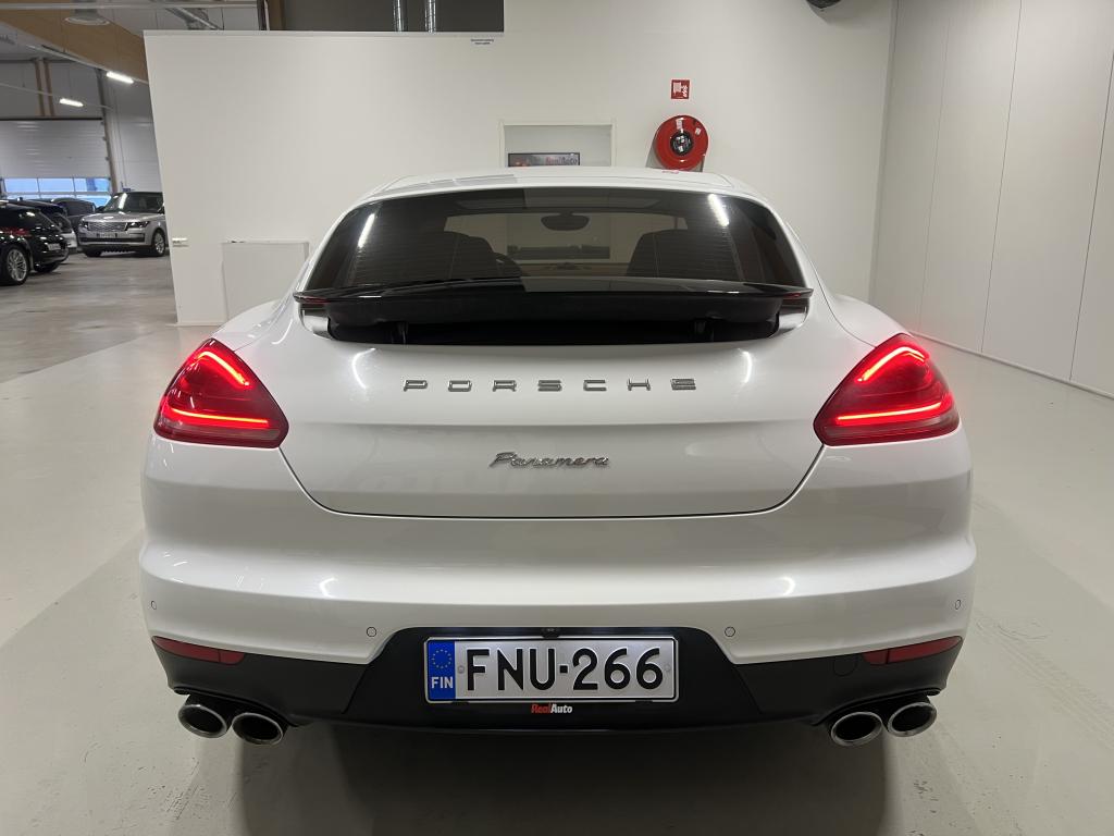 Porsche Panamera 9