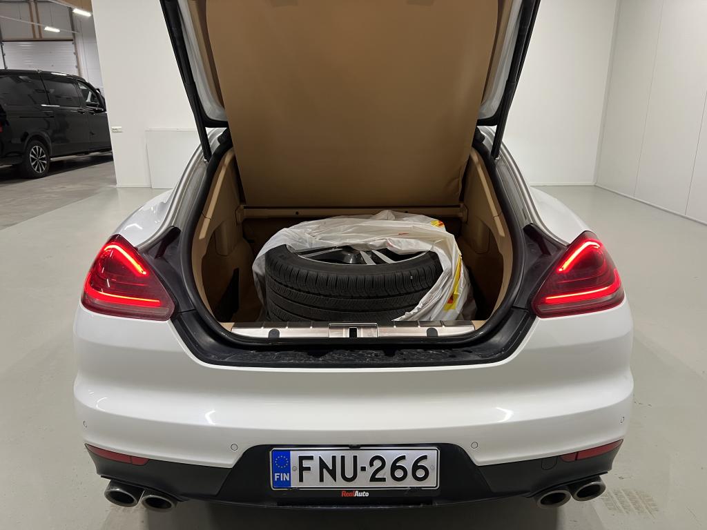 Porsche Panamera 10