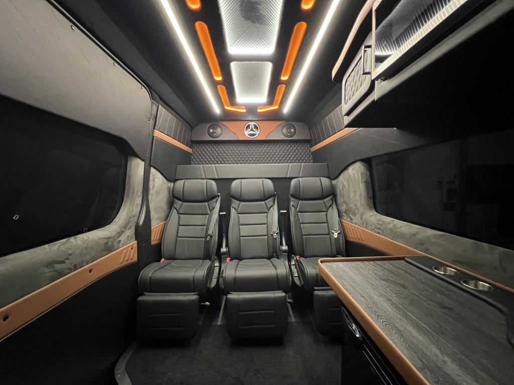 Mercedes-Benz Sprinter 10