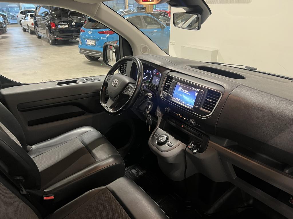 Toyota Proace 6