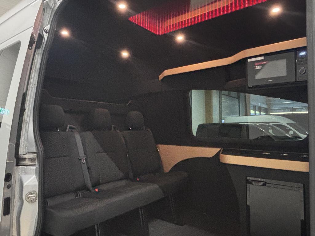 Mercedes-Benz Sprinter 10