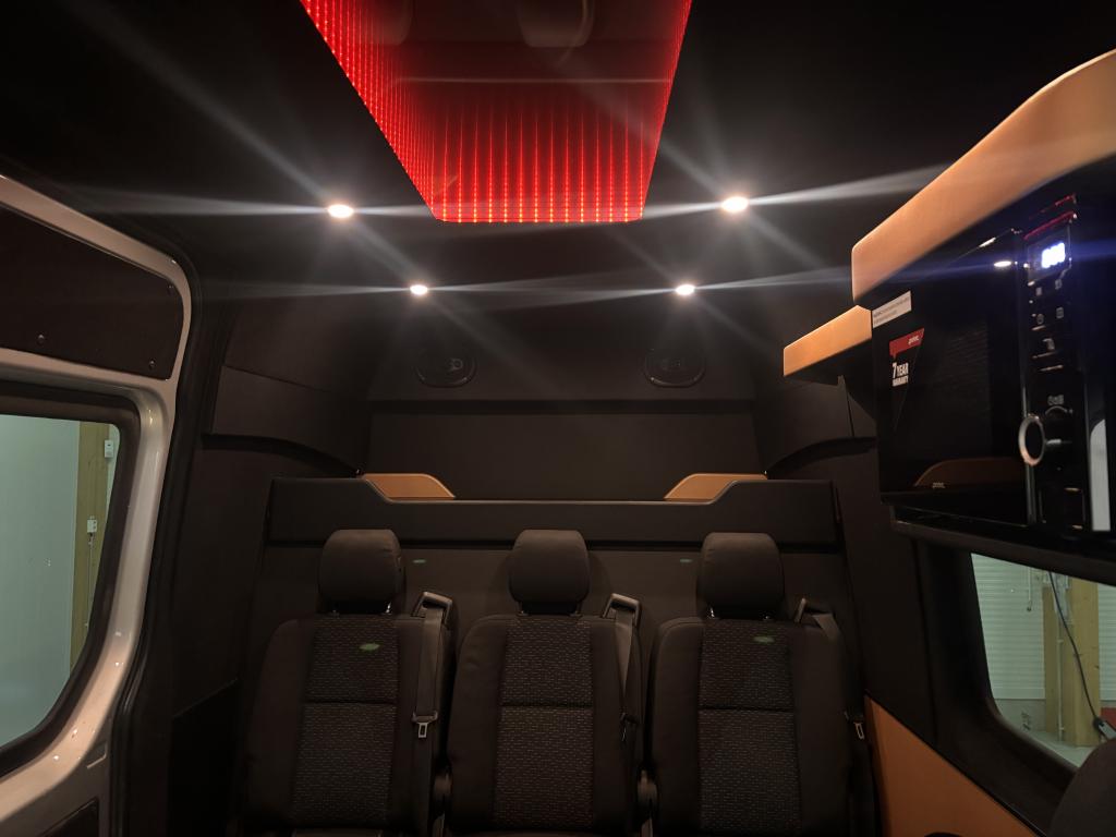 Mercedes-Benz Sprinter 2