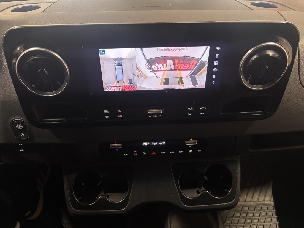 Mercedes-Benz Sprinter 4