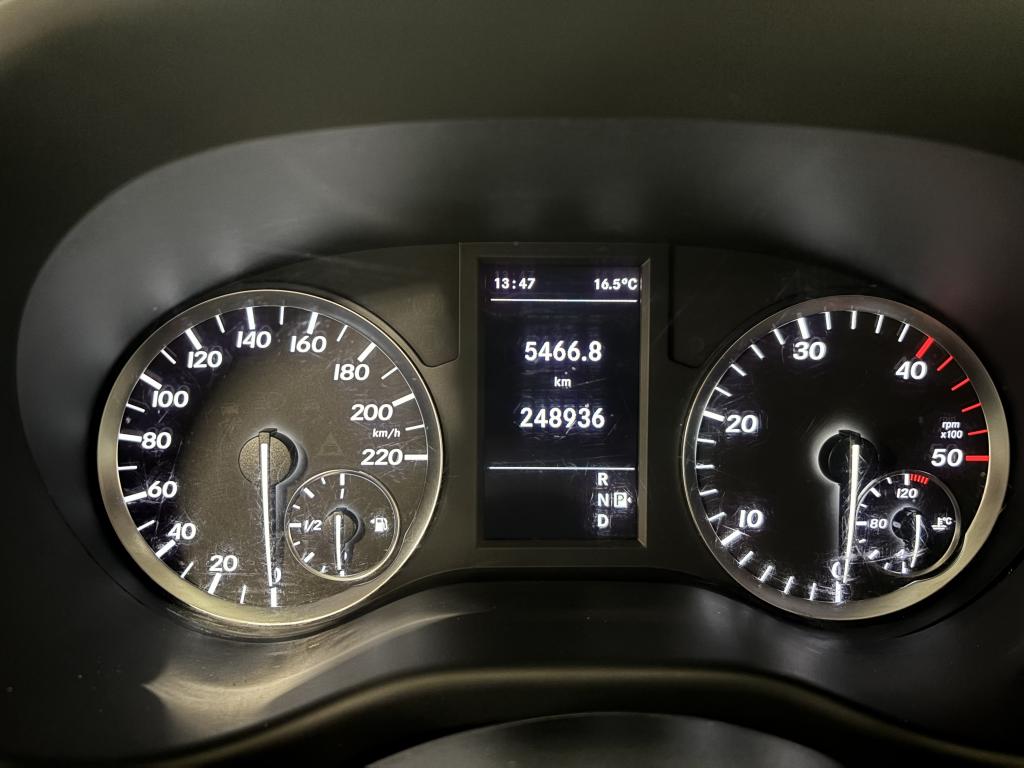 Mercedes-Benz Vito 5