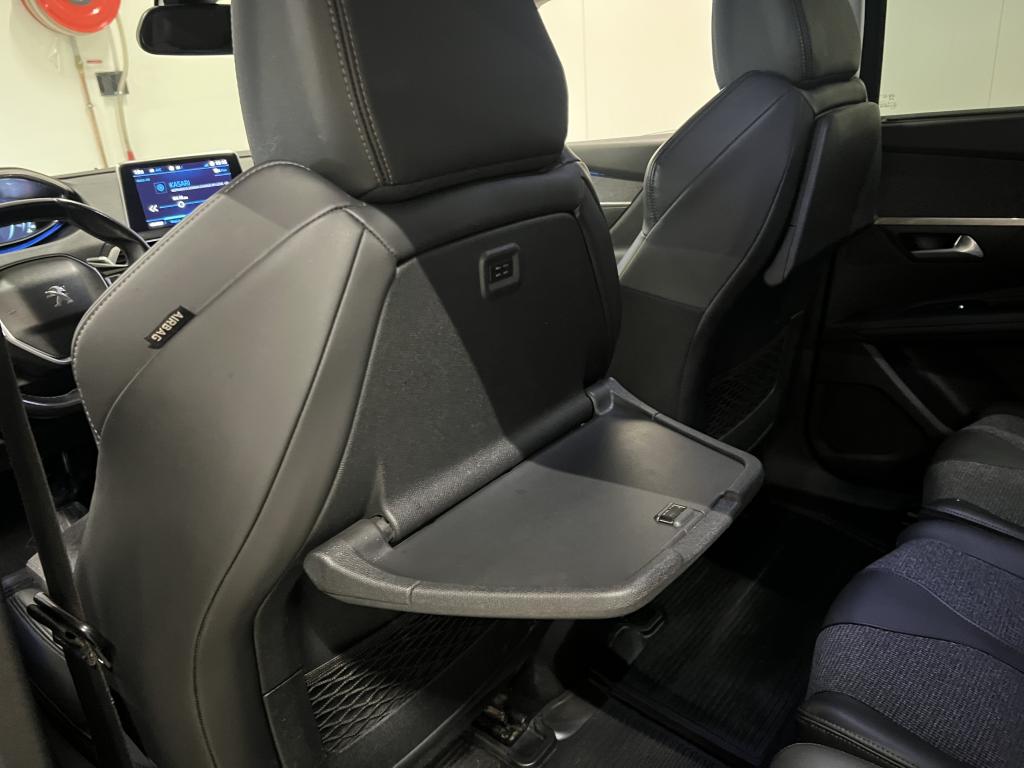Peugeot 5008 2