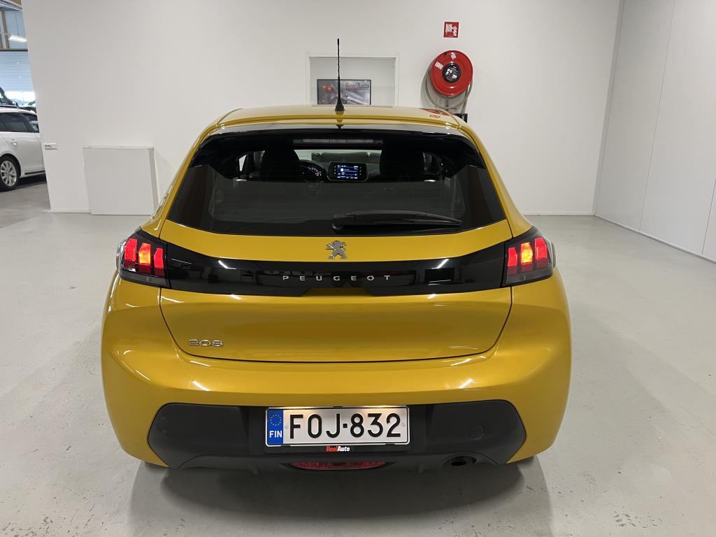 Peugeot 208 10