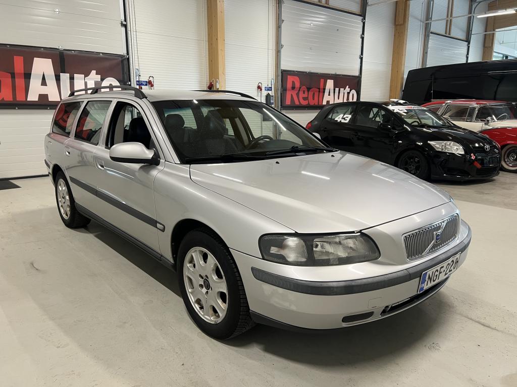 Volvo V70 5