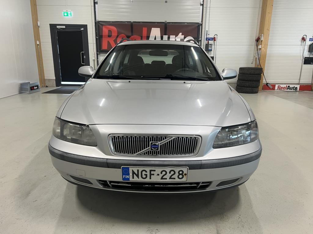Volvo V70 6